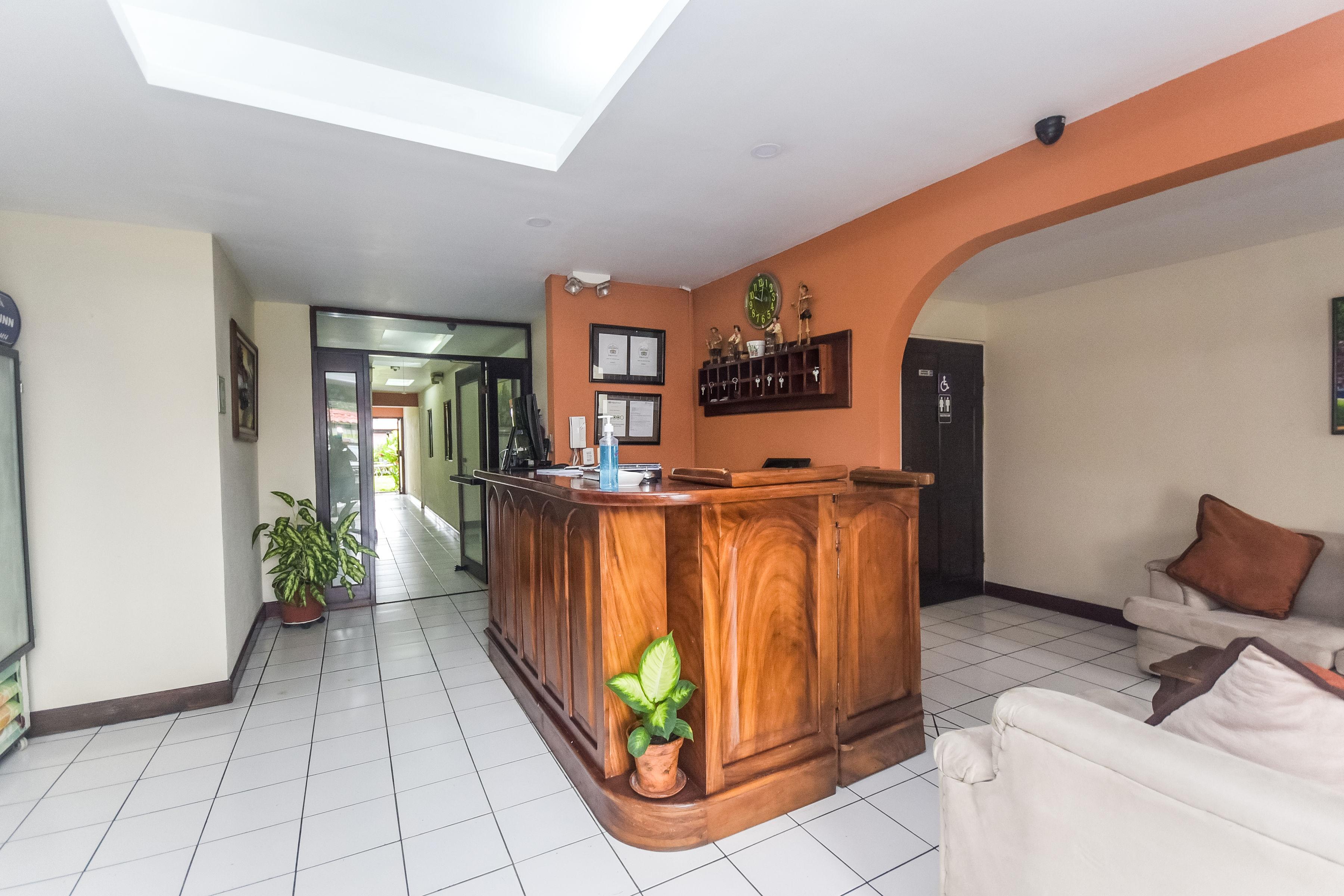 Hotel Berlor Airport 4*